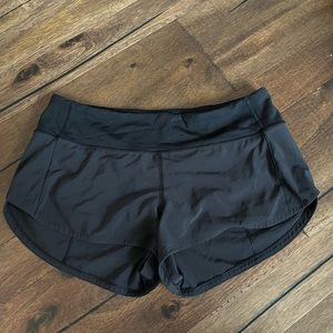 BLACK LULULEMON SHORTS